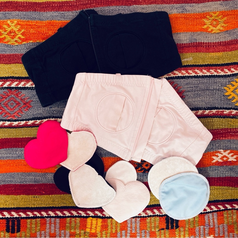 2 Pump Bras and 4 Bamboo Nursing Pads
